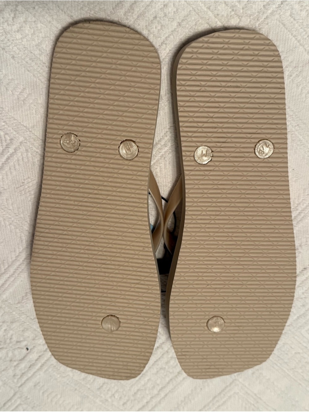 Sandals Flip Flops slip on shoes - size 7/8 med NEW! Golden Beige w/gold accents - Picture 6 of 11